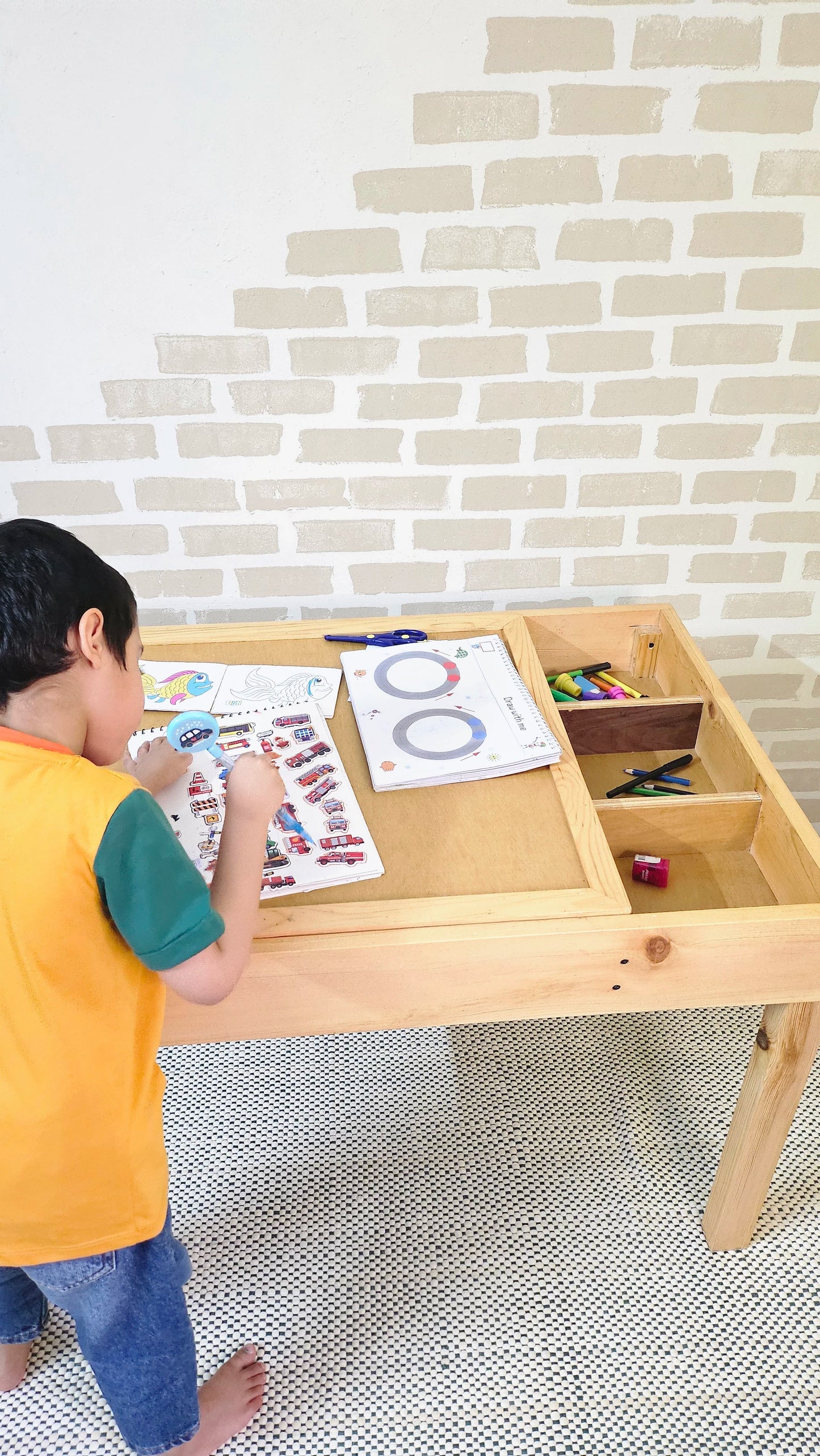 2-in-1 ACTIVITY TABLE